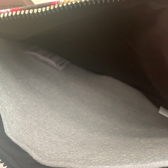 New Betsey Johnson CHOOSE KINDNESS Floral Pouch Wristlet - Picture 15 of 15